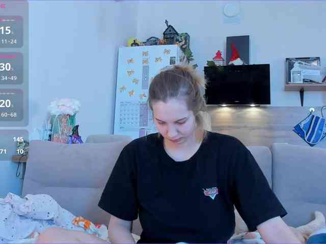 Girlalonehome Live Webcam on BongaCams