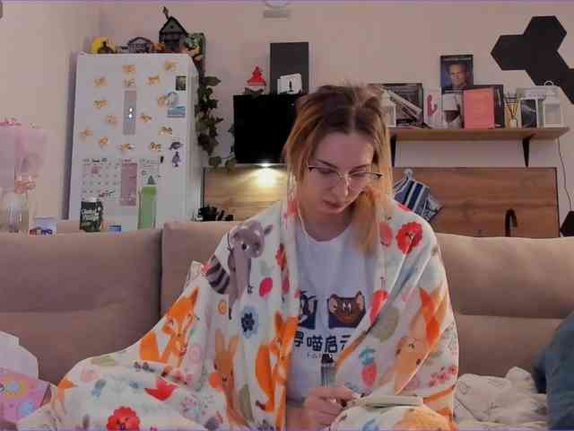 Girlalonehome Girlalonehome