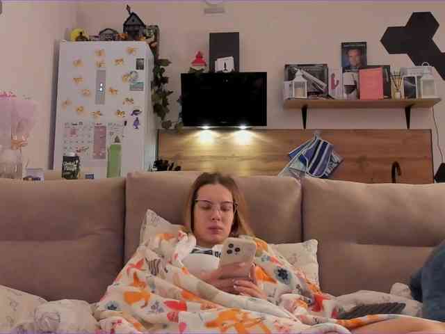 Girlalonehome Girlalonehome