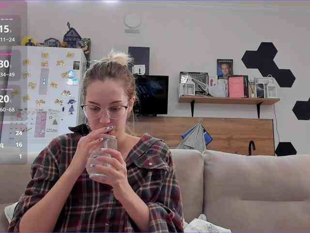 Girlalonehome Girlalonehome