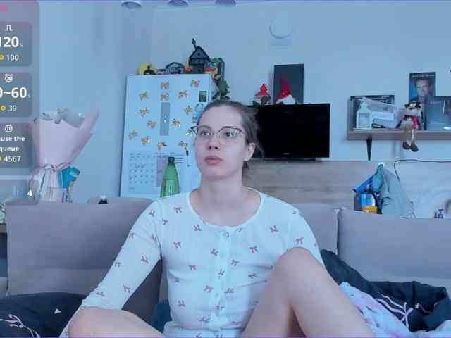 Girlalonehome Live Webcam on BongaCams