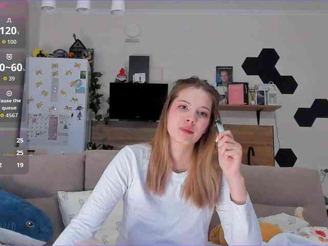 Girlalonehome Girlalonehome