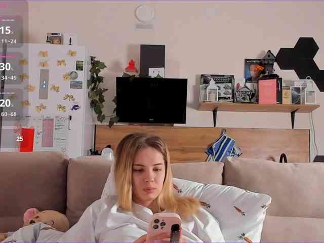 Girlalonehome Girlalonehome