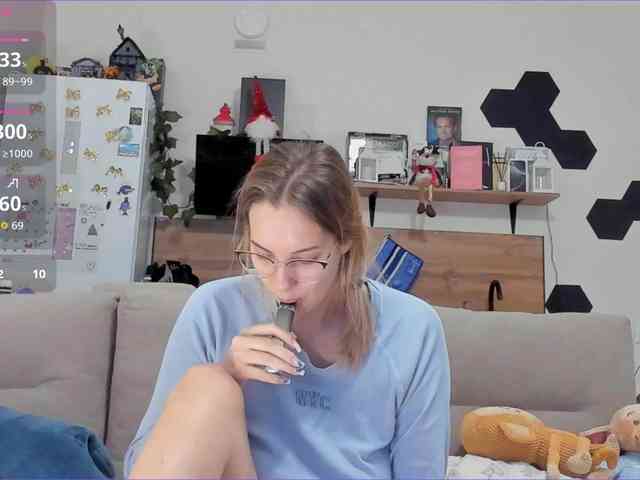 Girlalonehome Girlalonehome