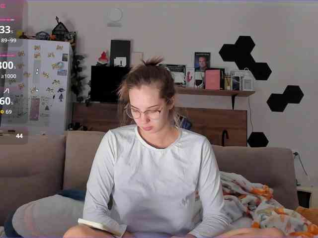 Girlalonehome Girlalonehome