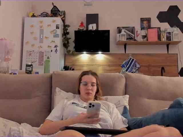 Girlalonehome Girlalonehome