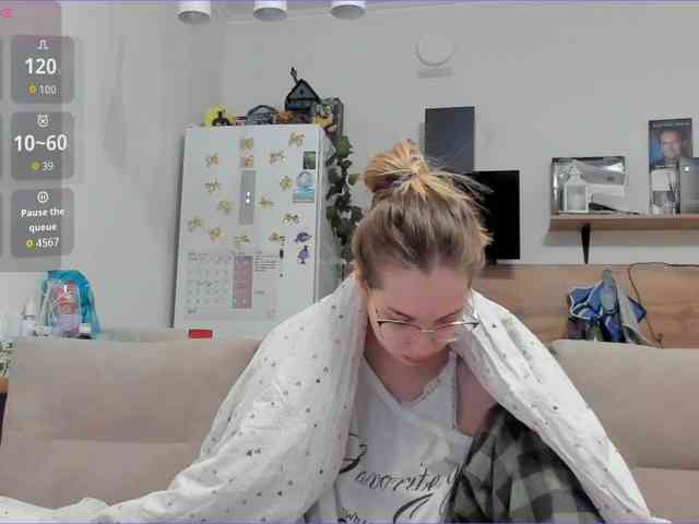 Girlalonehome Live Webcam on BongaCams