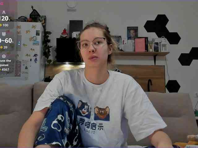 Girlalonehome Girlalonehome