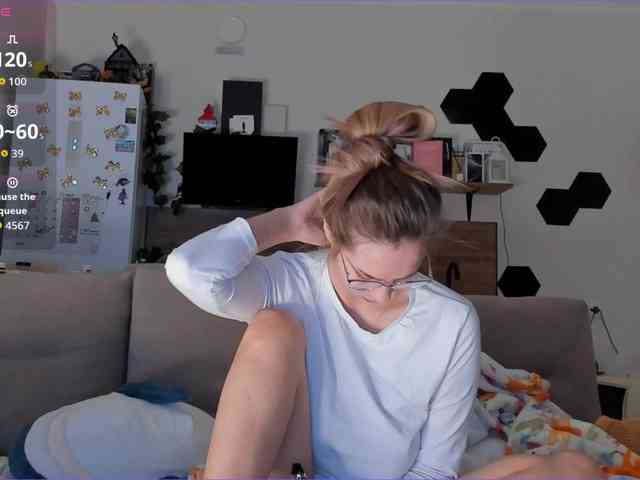 Girlalonehome Girlalonehome