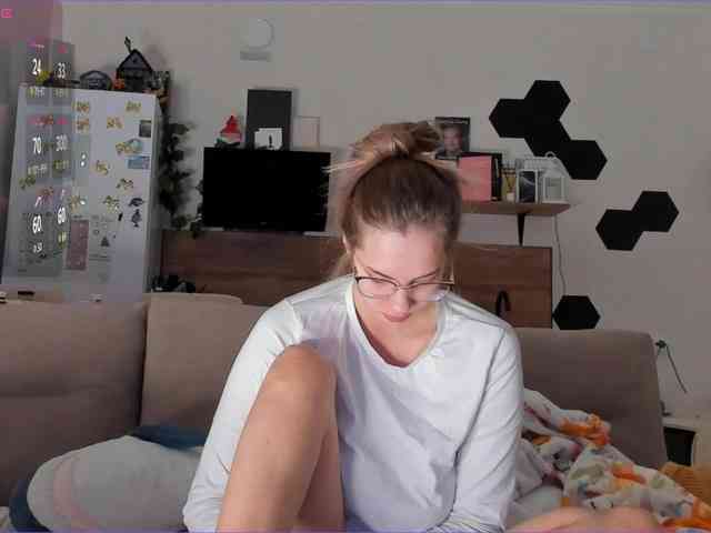 Girlalonehome Girlalonehome