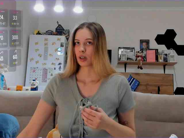 Girlalonehome Girlalonehome