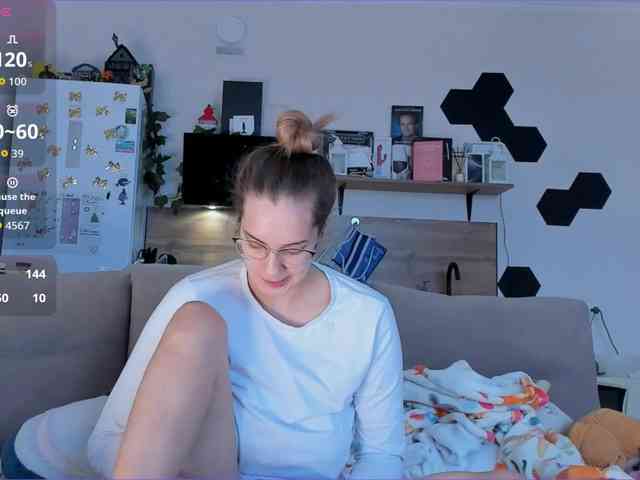 Girlalonehome Girlalonehome