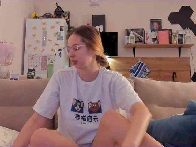 Girlalonehome Girlalonehome