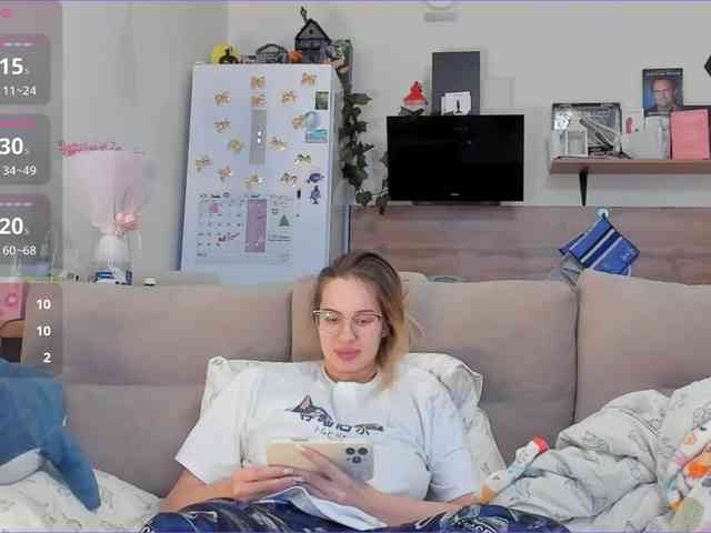 Girlalonehome Girlalonehome