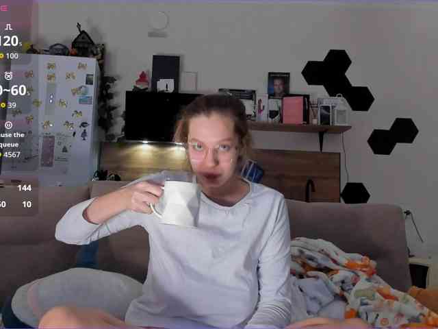 Girlalonehome Girlalonehome