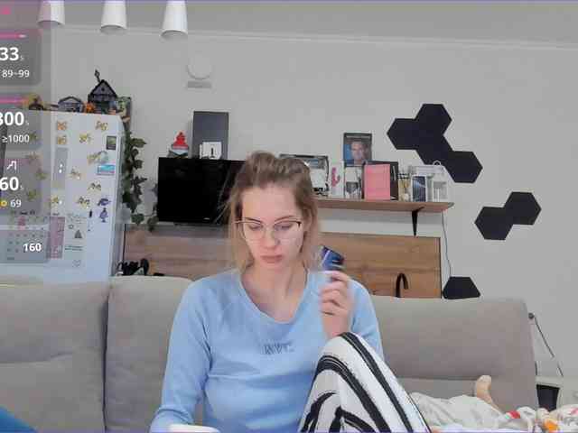 Girlalonehome Girlalonehome