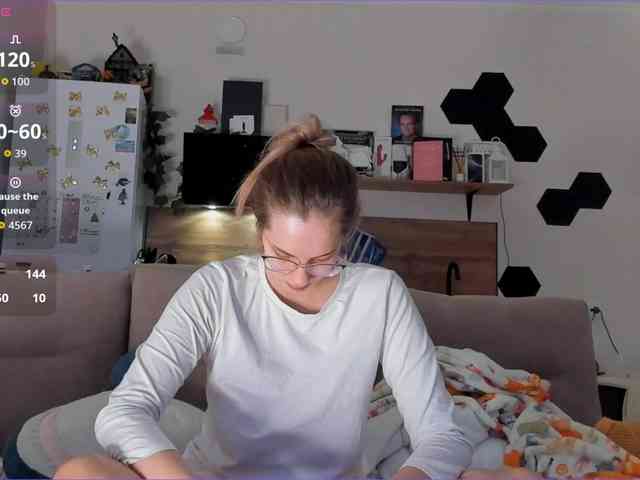 Girlalonehome Girlalonehome