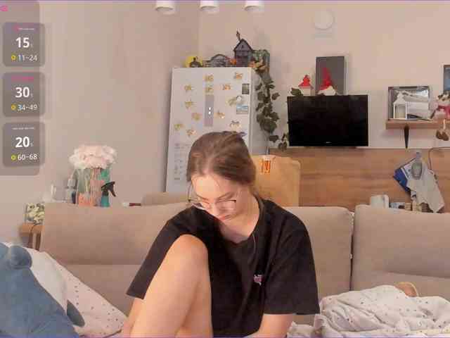 Girlalonehome Live Webcam on BongaCams