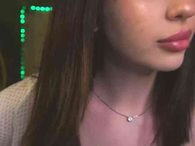 SinfulSapphiree webcam