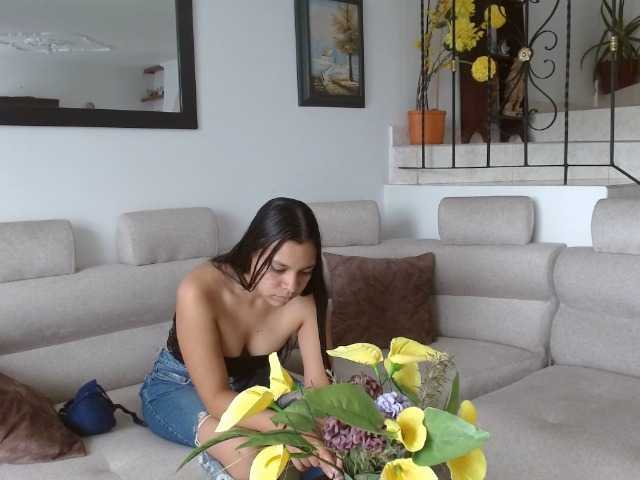 Bundlesslove's BongaCams show and profile