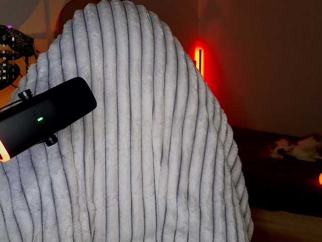 sweetdreamss — (  )   the hottest show and full nudity ONLY in ful private | 200 tokens before private and PM | help the model increase the room rating (many times 1 or 2 tokens)    