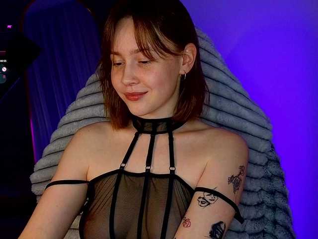 le modèle -sweetdreamss- est en webcam porno dans un show sur le site bongacams, il possède les tags suivants: White/Caucasian,Brunette,Shaved