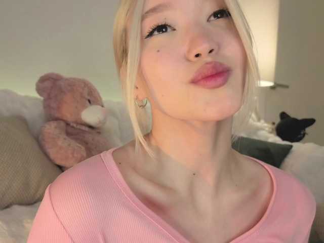 milli-sunrise's BongaCams show and profile