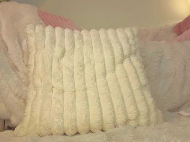 milli-sunrise's BongaCams show and profile