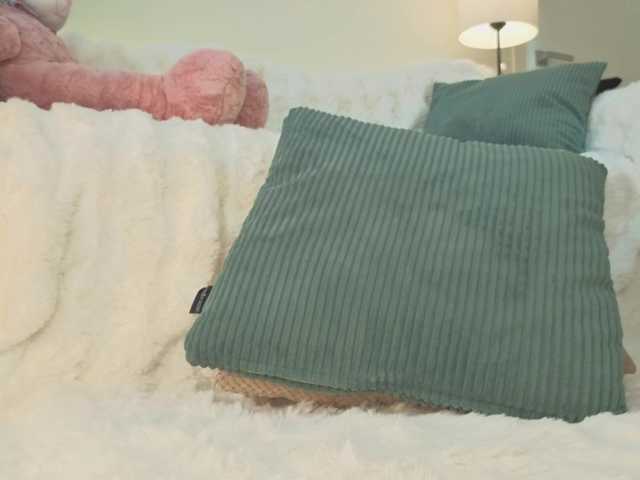 milli-sunrise's BongaCams show and profile