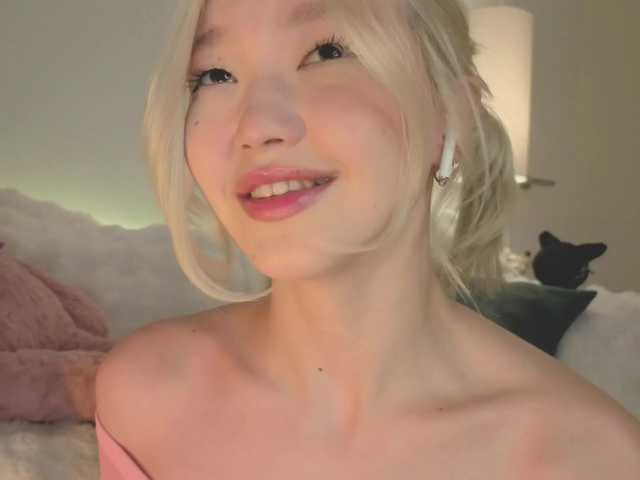 milli-sunrise's BongaCams show and profile