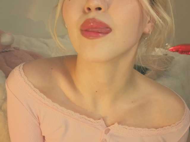 milli-sunrise's BongaCams show and profile