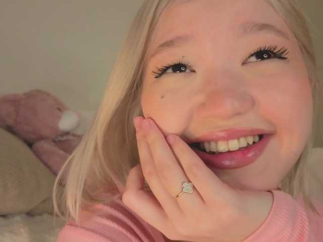 milli-sunrise's BongaCams show and profile