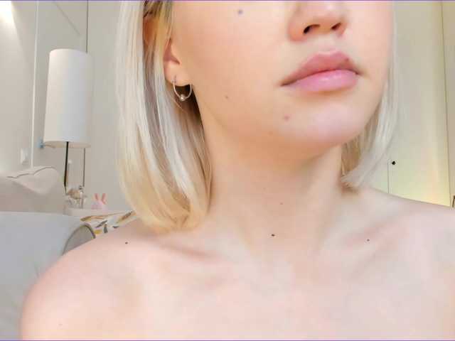 milli-sunrise's BongaCams show and profile