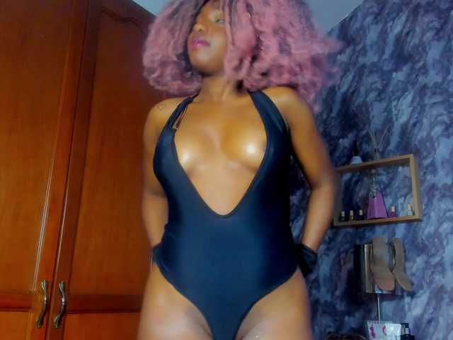 EMMAPARIS's BongaCams show and profile