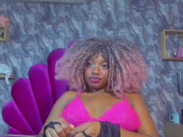 EMMAPARIS's BongaCams show and profile