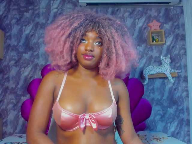 EMMAPARIS's BongaCams show and profile