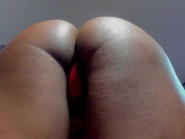 EMMAPARIS from BongaCams is Freechat