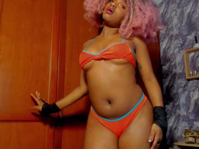 EMMAPARIS's BongaCams show and profile