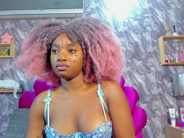 EMMAPARIS from BongaCams is Freechat