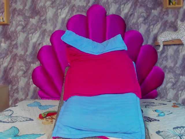 EMMAPARIS's BongaCams show and profile