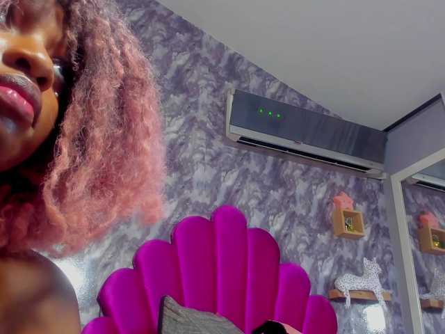 EMMAPARIS from BongaCams is Freechat