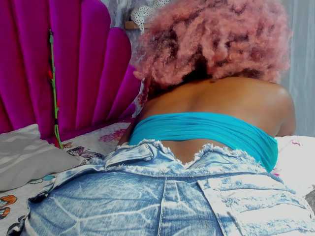 EMMAPARIS's BongaCams show and profile