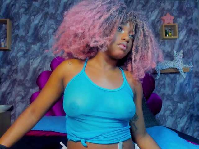 EMMAPARIS's BongaCams show and profile