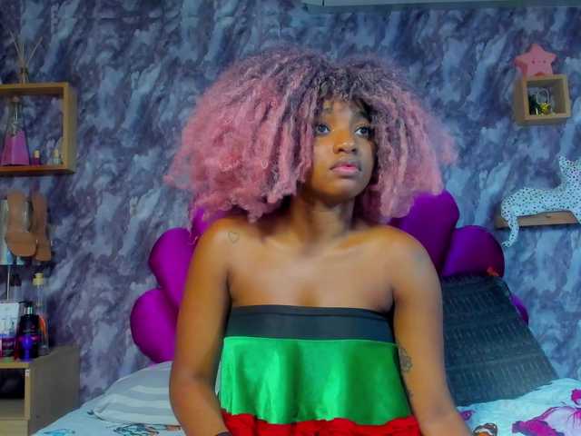 EMMAPARIS's BongaCams show and profile