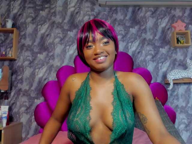 EMMAPARIS's BongaCams show and profile