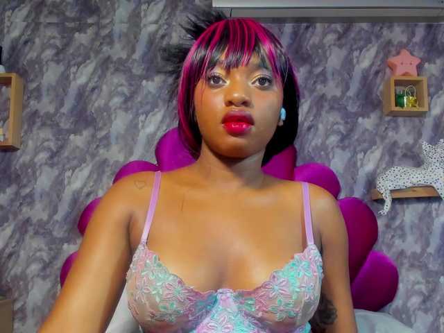 EMMAPARIS's BongaCams show and profile