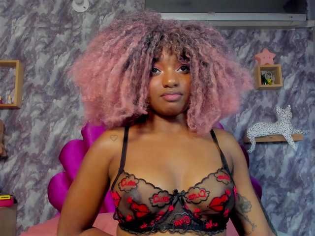 EMMAPARIS from BongaCams is Freechat