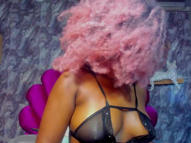 EMMAPARIS's BongaCams show and profile