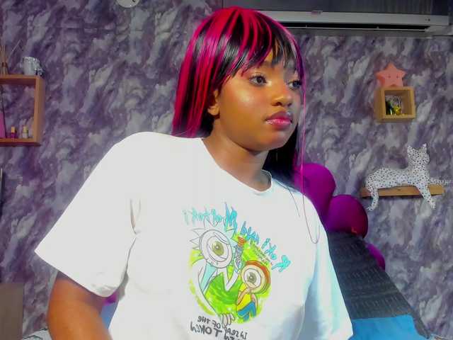 EMMAPARIS's BongaCams show and profile