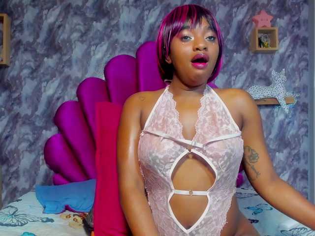 EMMAPARIS's BongaCams show and profile